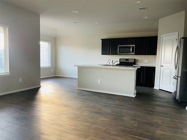 Building Photo - 21328 Pne Ml Dr