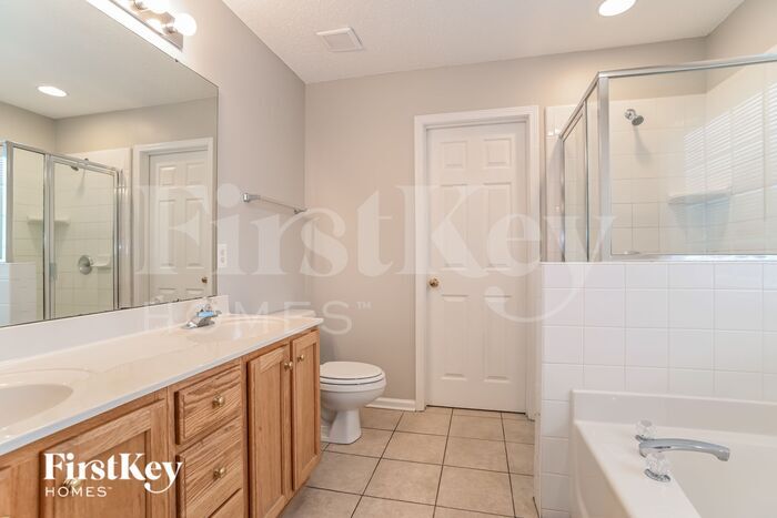 Building Photo - 12105 Mountainside Ln
