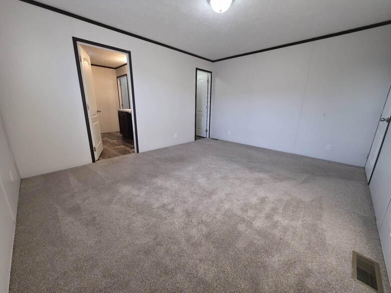 Building Photo - 1917 SW 11th St