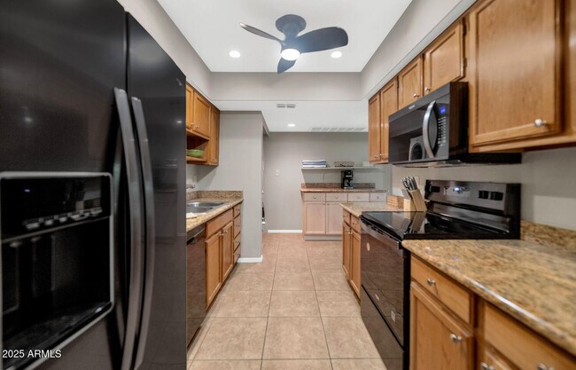 Building Photo - 9445 N 94th Pl