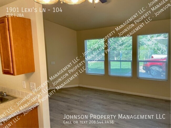 Building Photo - 1901 Lexi's Ln