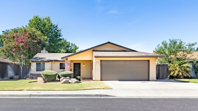 Building Photo - Clovis Home for Rent