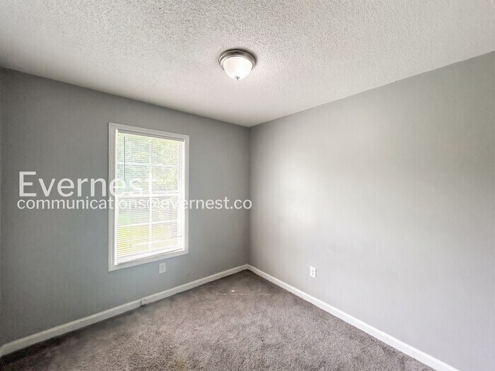 Building Photo - 3333 Kristy Dr