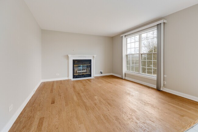 Building Photo - 3245 Gresham Ln E