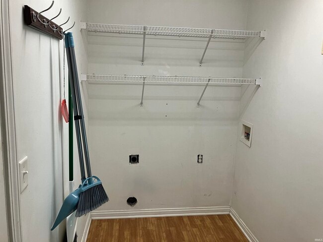 Building Photo - 8120 Cedar Point Dr