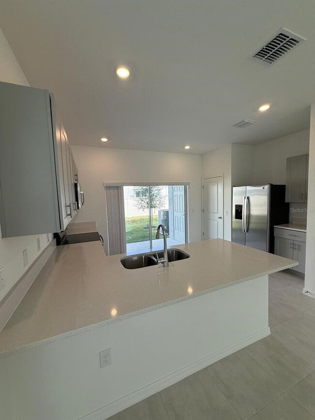 Building Photo - 2976 Skyline Lp