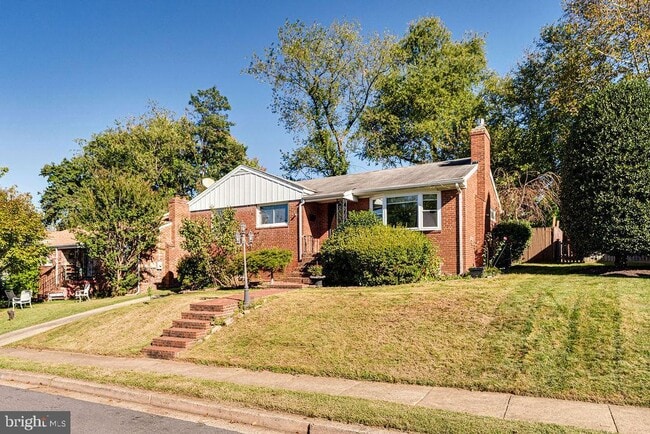 Building Photo - 869 Patrick Henry Dr