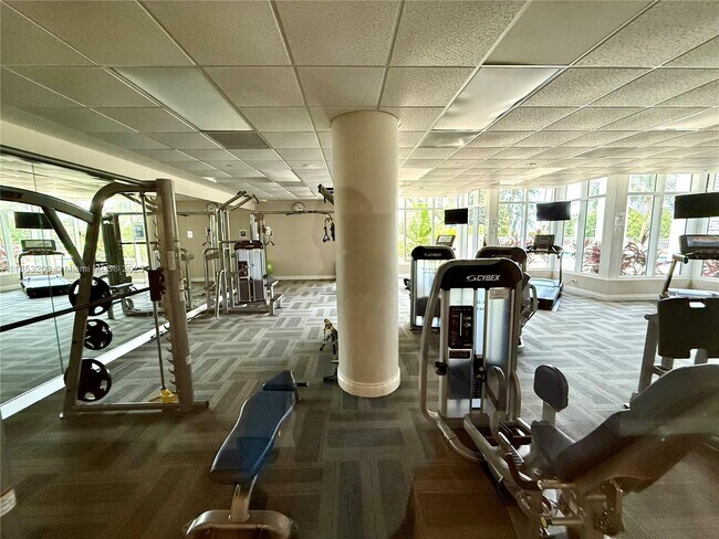 Building Photo - 801 Brickell Key Blvd