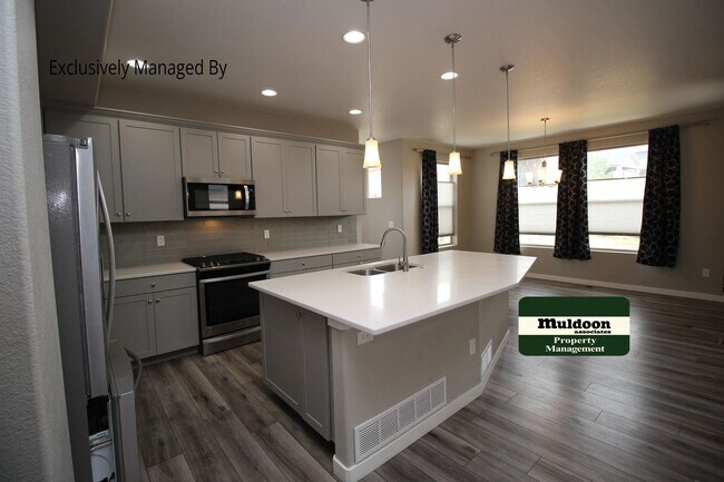 Building Photo - 2322 Pelican Bay Dr