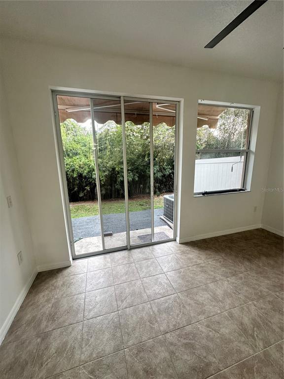 Building Photo - 5274 Paradise Cay Cir