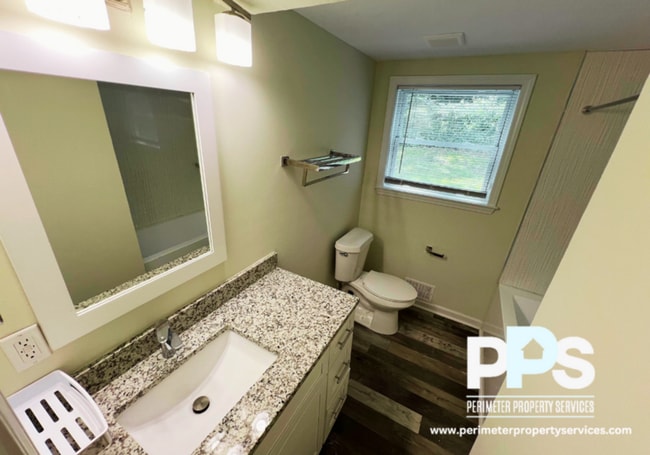 Building Photo - 1784 Temple Ave