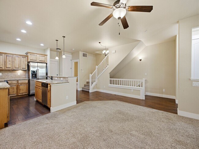 Building Photo - Gorgeous 3-Story Townhome in Excellent Fort Collins Location!
