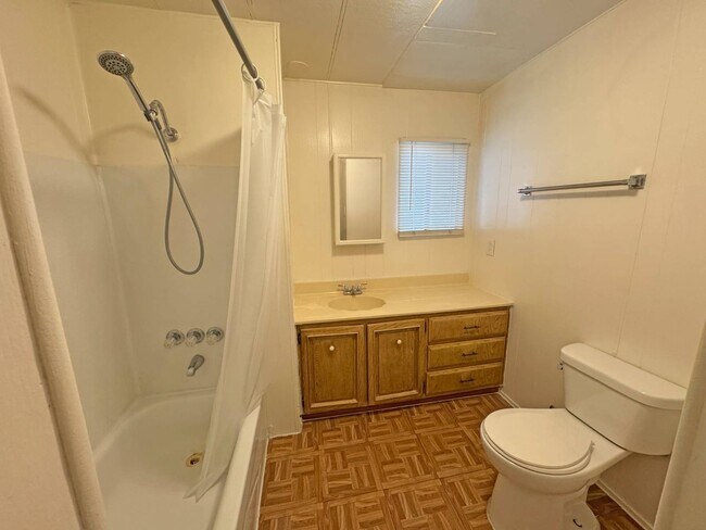 Building Photo - 70210 CA-111