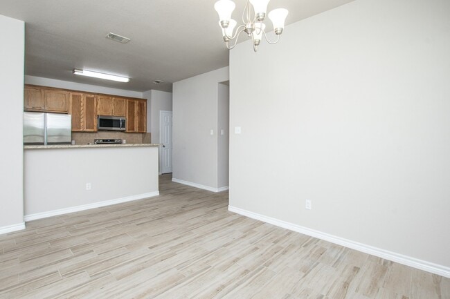 Building Photo - 344 Arnold Dr