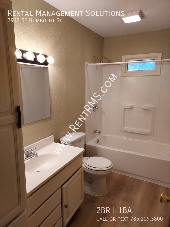 Building Photo - 3913 SE Humboldt St