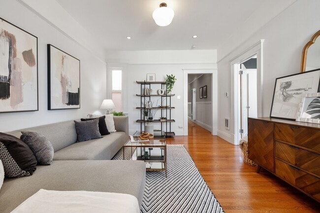 Building Photo - Bernal Heights: Remodeled Unfurnished Top Floor Condo w/ Garage Parking & Shared Yard