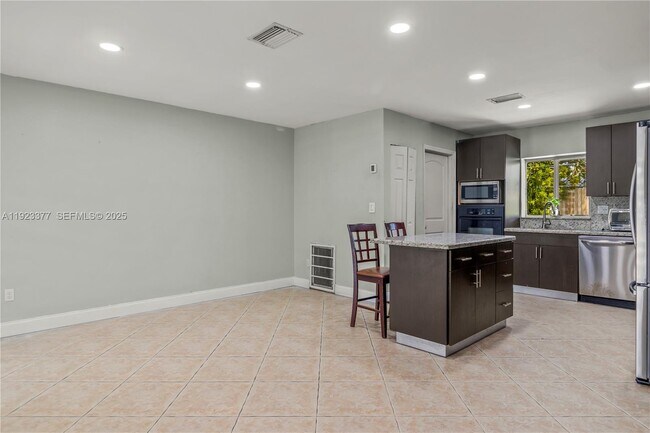 Building Photo - 10615 SW 200th St