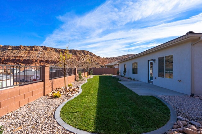 Building Photo - 4 bedroom 2 Bath Home in Desert Edge Cove ...