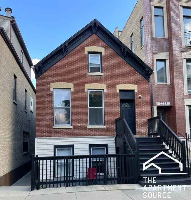 Building Photo - 2223 N Hoyne Ave