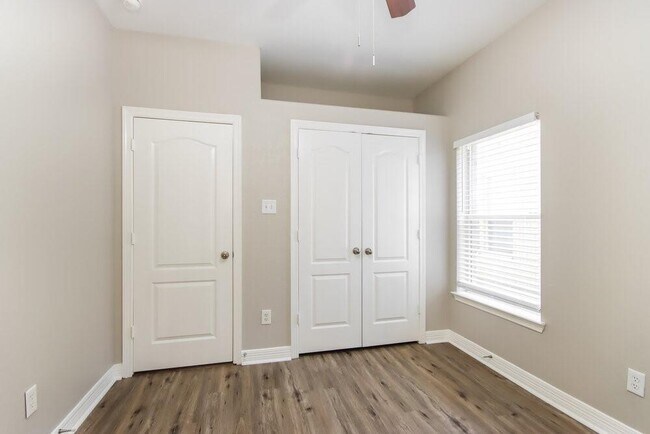 Building Photo - 21620 Hackamore Ct