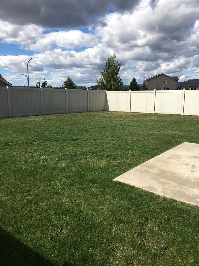 Building Photo - RANCH STYLE DUPLEX (P#107)