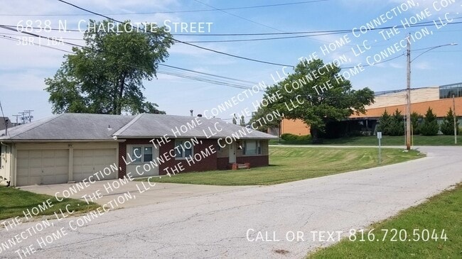 Building Photo - 6838 N Charlotte St