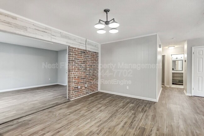 Building Photo - 3312 Pickwick Dr S