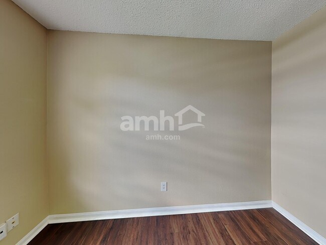 Building Photo - 10321 Hornton St