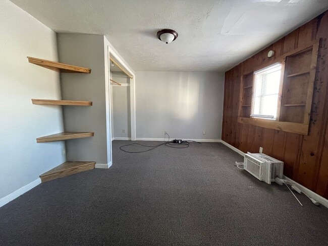 Building Photo - Built-In Storage