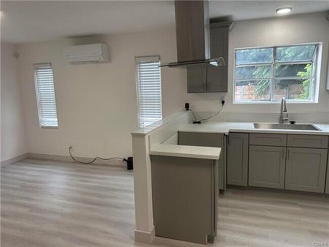 Building Photo - 3bed/1bath -- RENT TO OWN/SELLER FINANCE O...