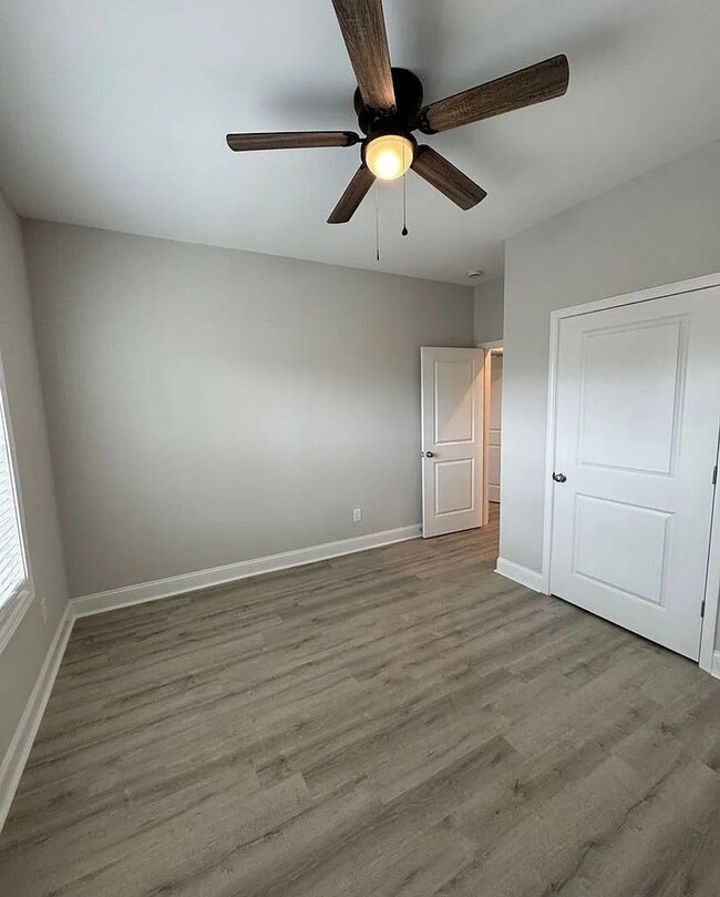 Building Photo - 308 Hillview Mls Blvd