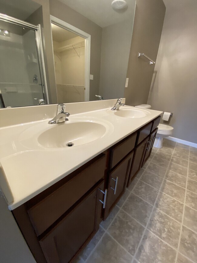 Building Photo - 6201 Spring River Dr