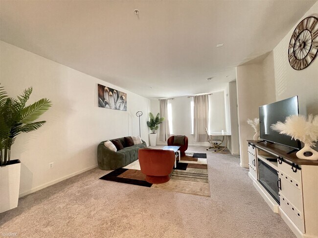 Building Photo - 4 br, 3.5 bath Townhome - 1733 Primrose Way