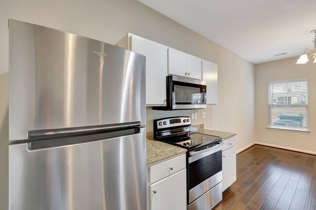 Building Photo - Lakeview Commons