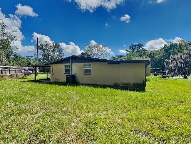 Building Photo - 6158 Verdes Rd