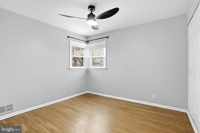 Building Photo - 2 Tekening Way