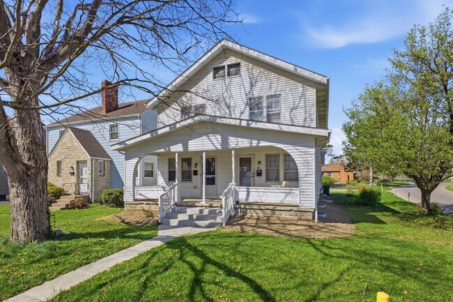 Building Photo - 415-417 S Huron Ave