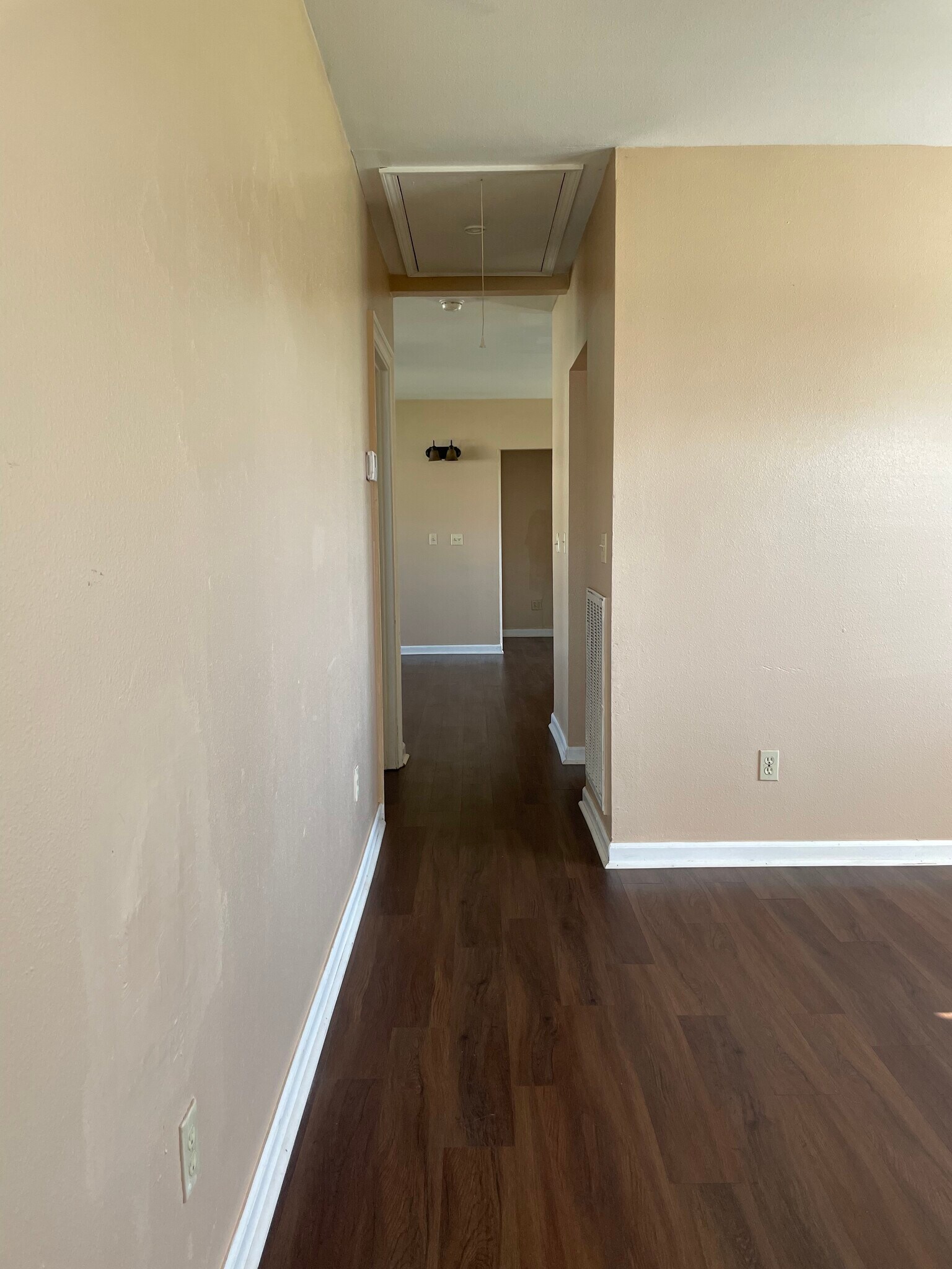 Hallway - 7925 Danube Rd