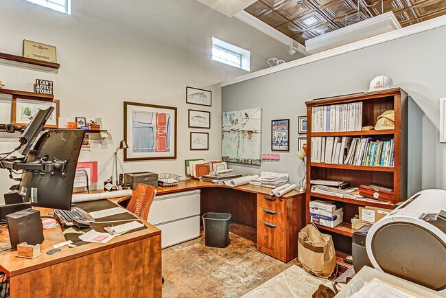 Building Photo - 1334 Walnut St