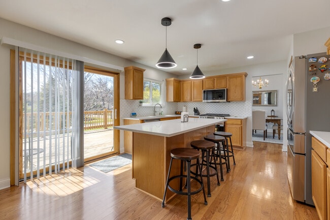 Building Photo - 526 Normandy Ln