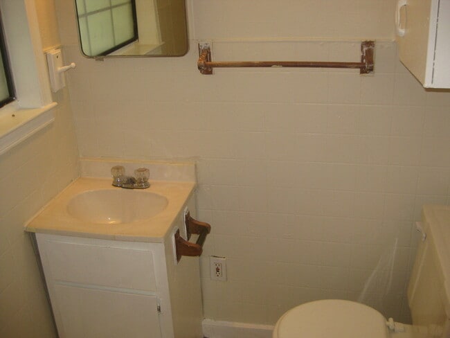 Building Photo - Great 2 bedroom Home in Fort Walton Beach