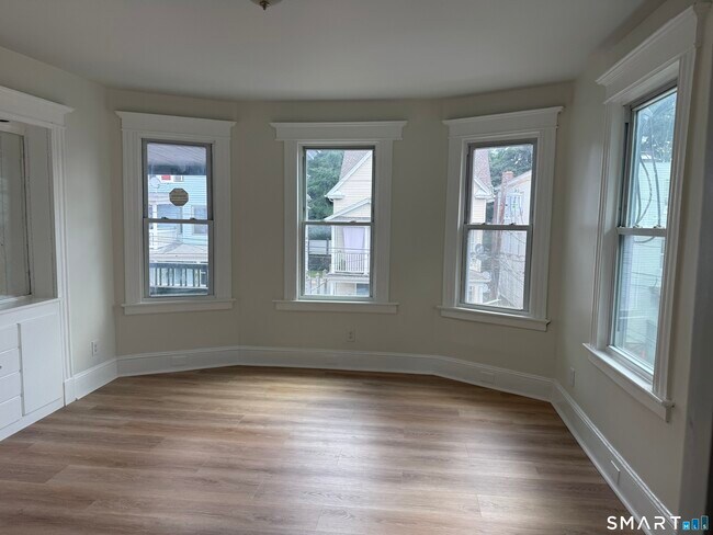 Building Photo - 173 Chestnut Ave