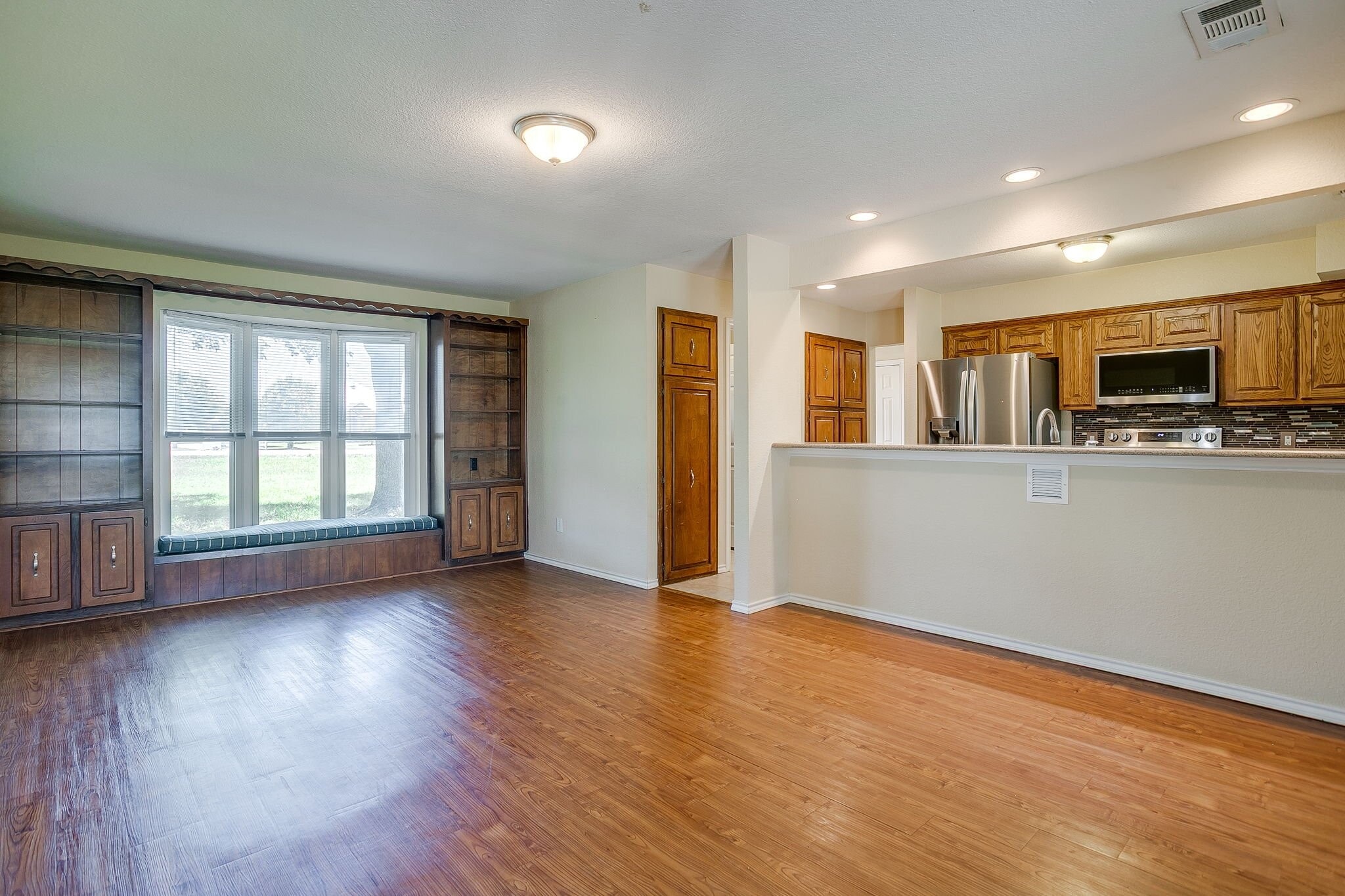 Building Photo - 1804 Impala Dr