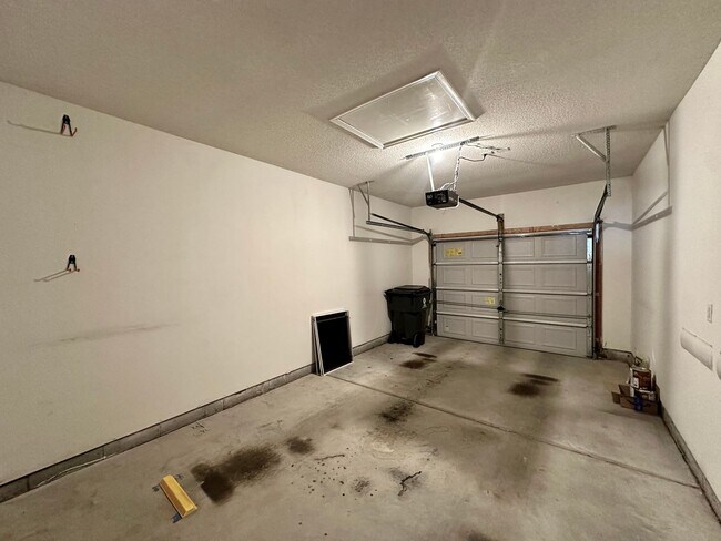 Building Photo - 1504 Sawgrass Ln