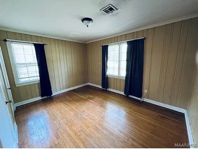 Building Photo - 2069 Gorgas St