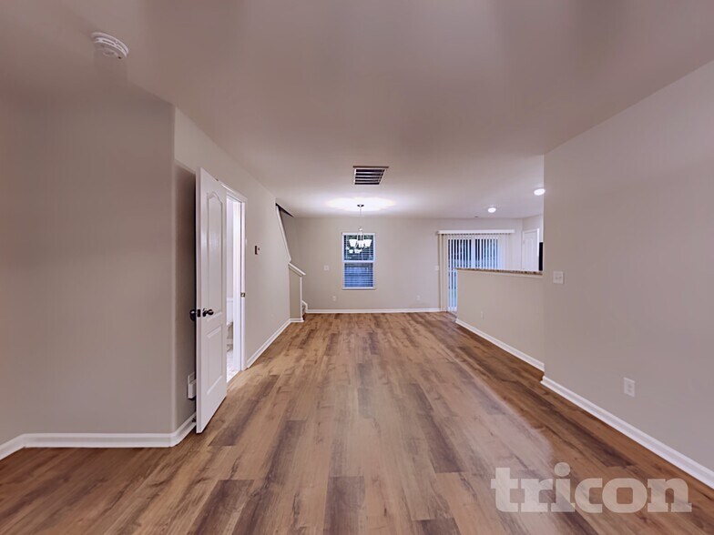 Building Photo - 933 Joselynn Drive