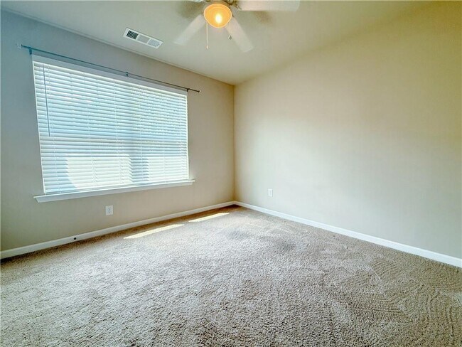 Building Photo - 305 Woodson Way