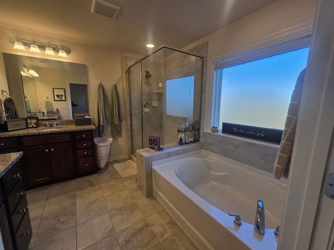 Building Photo - 4BR/3.5BA with 2-Car Garage! Available February 2026