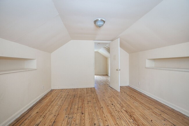 Building Photo - Convenient Showings — No Appointment Needed!