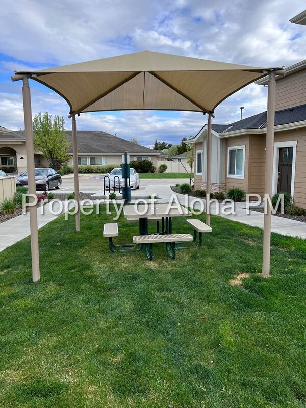 Building Photo - 3534 E Grand Forest Dr